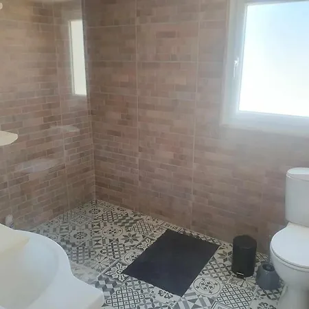 Le Cabanon Du Caramus 프롱티냥
